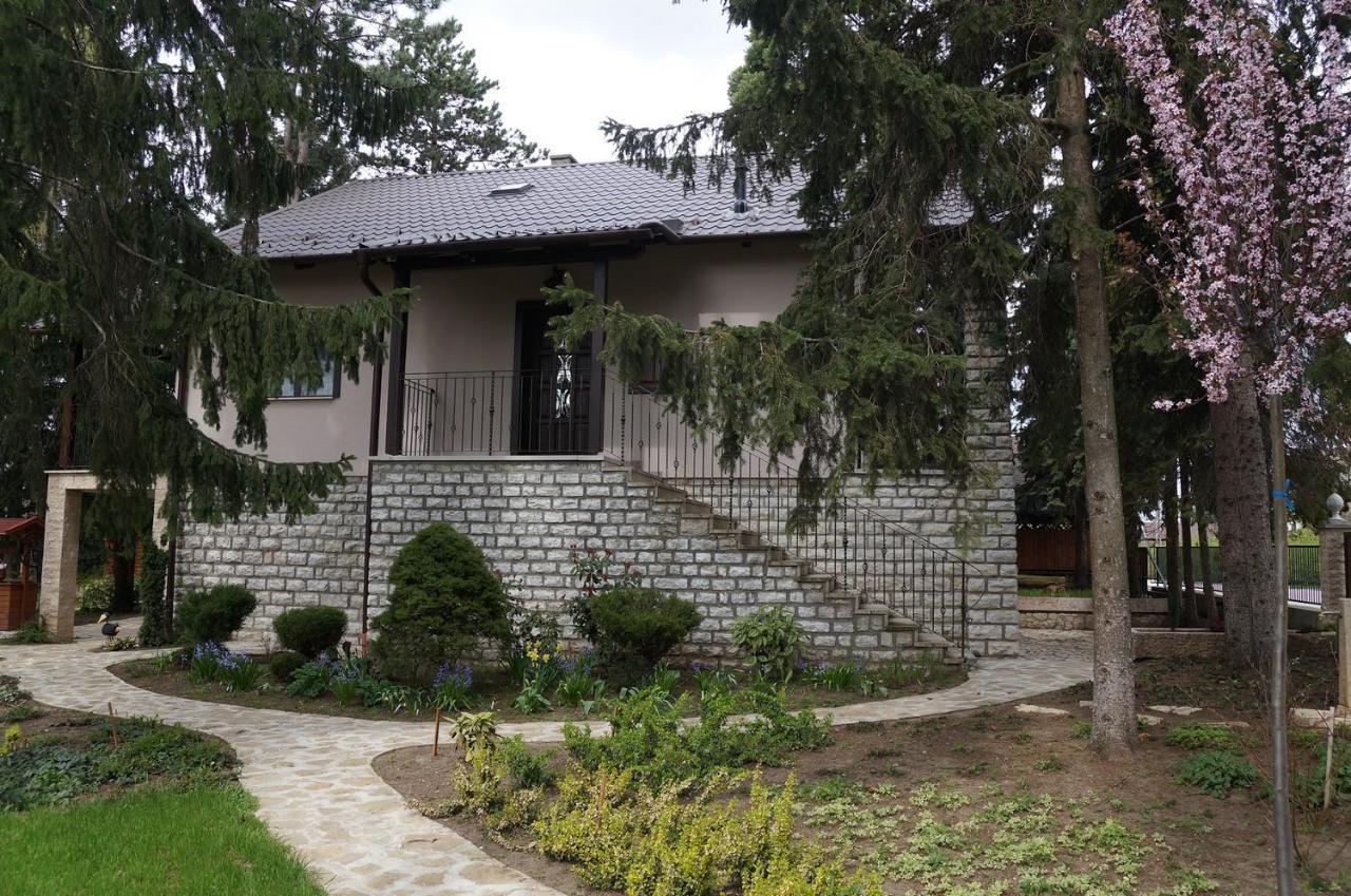 Fenyves Vendeghaz Apartment Babolna Bagian luar foto